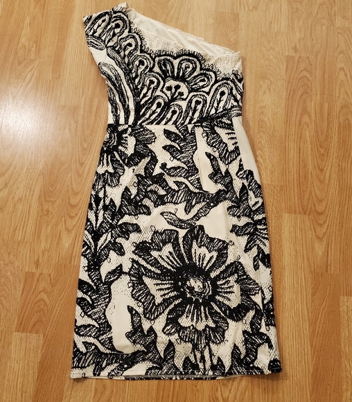 Donna Morgan One Sleeve Cocktail Dress - Picture 5 of 9